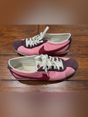 Nike Women’s Pink and Burgundy Low-Profile Sneakers